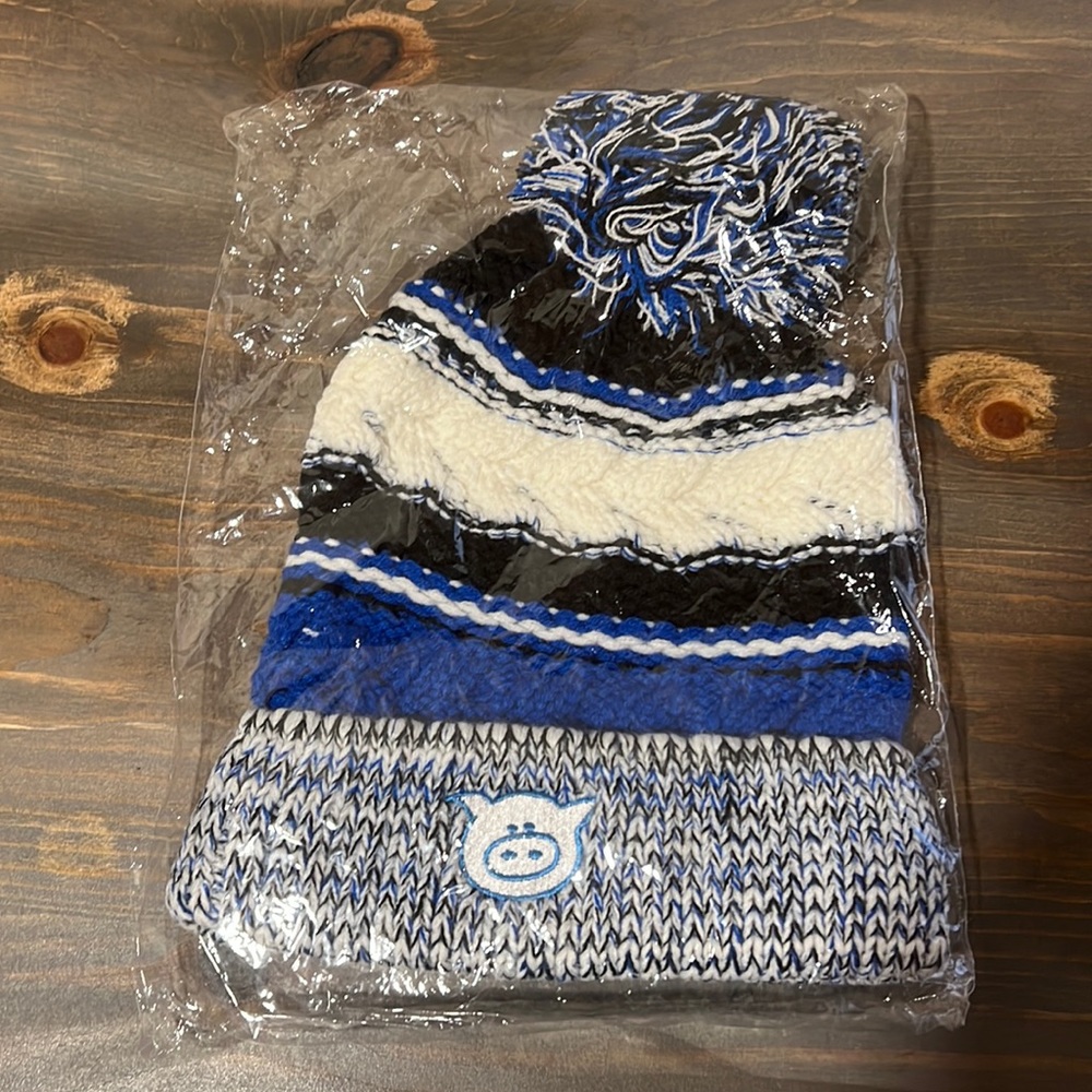 NIB Pig mixed knit cable knit Pom beanie, black/blue/ivory/grey, OS adult